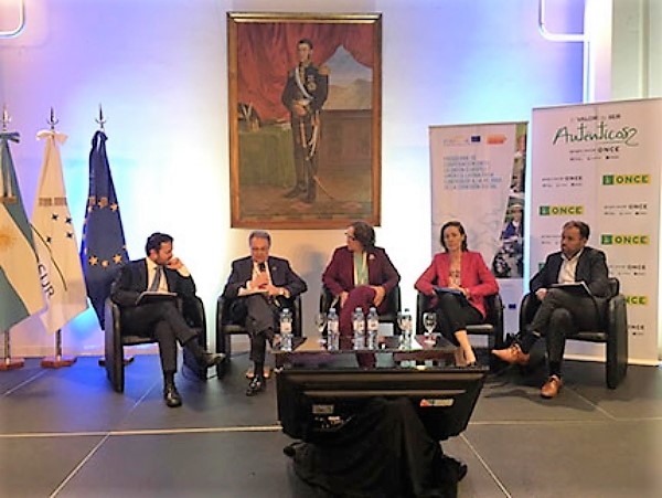 Imagen de la mesa redonda celebrada en Buenos Aires