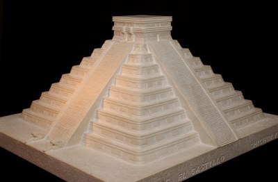 Reproducción en 3D de la pirámide de Chichén-Itzá (México)